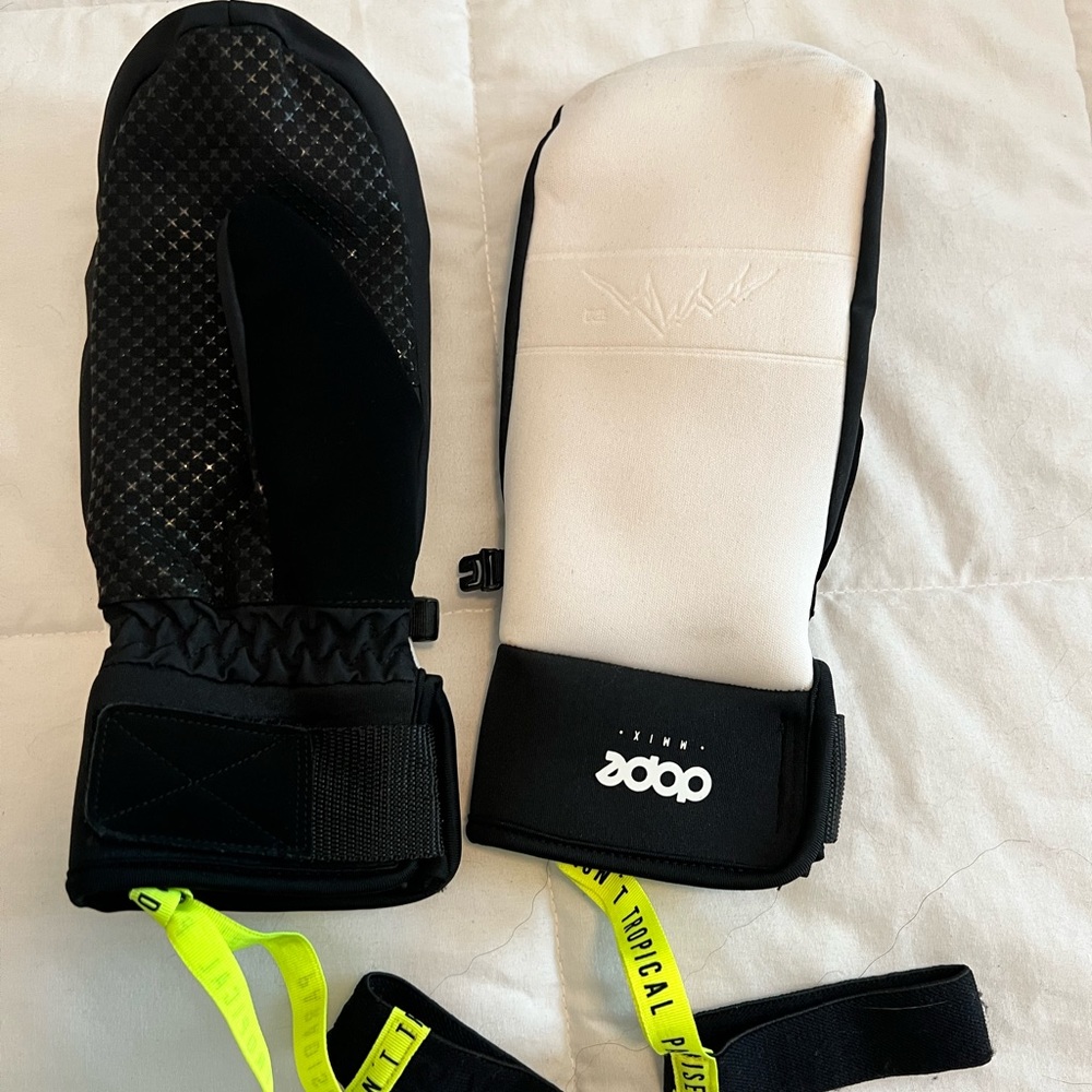 Dope snow mittens